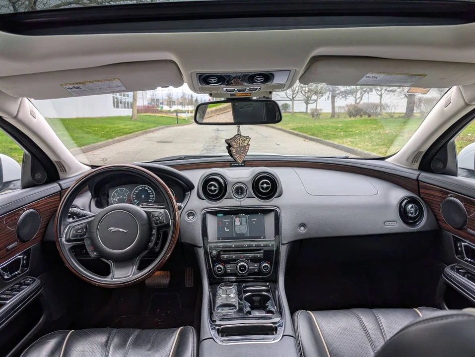 2016 Jaguar X351 XJ - Image 7 of 12