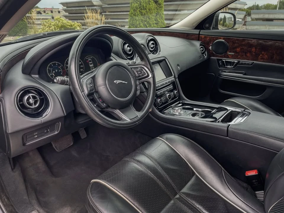 2016 Jaguar X351 XJ - Image 11 of 20