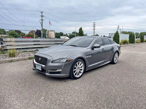 2016 Jaguar XJ R-Sport