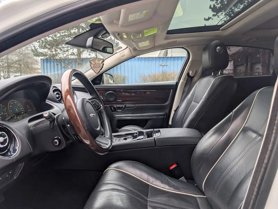 2016 Jaguar X351 XJ - Image 8 of 12
