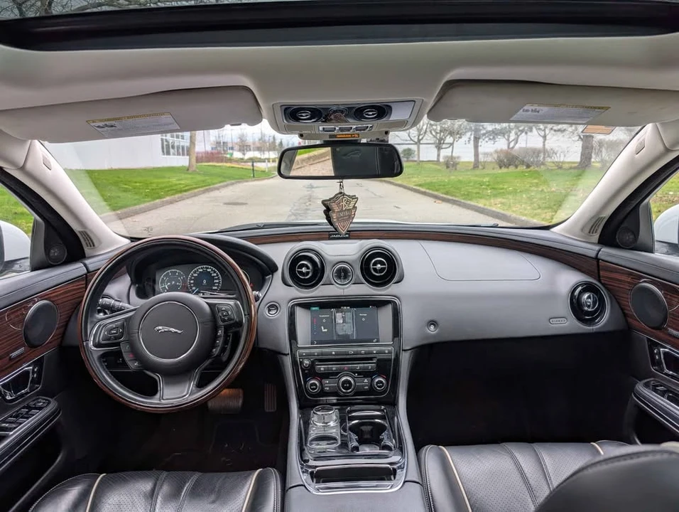 2016 Jaguar X351 XJ - Image 7 of 12
