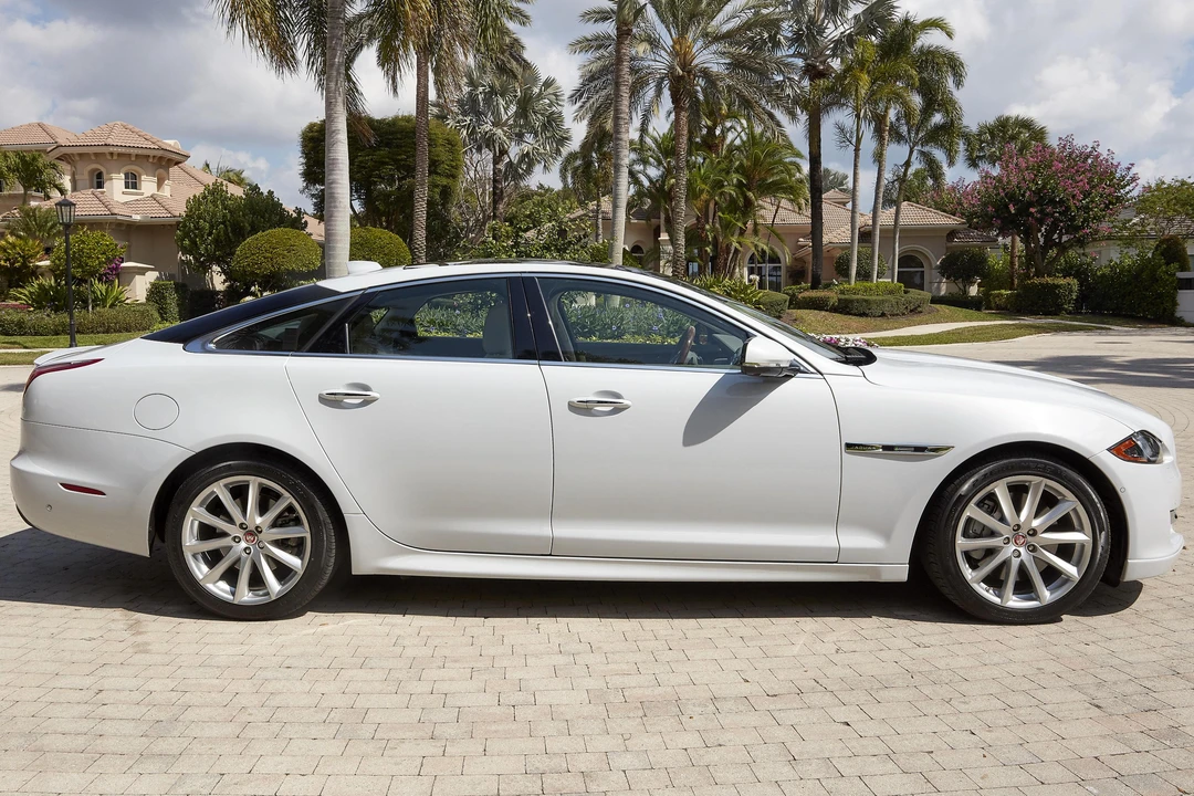 2016 Jaguar X351 XJ - Image 3 of 31