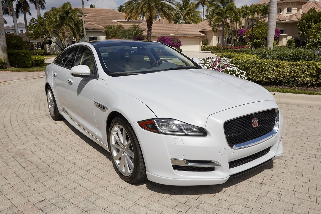 2016 Jaguar X351 XJ - Image 14 of 31