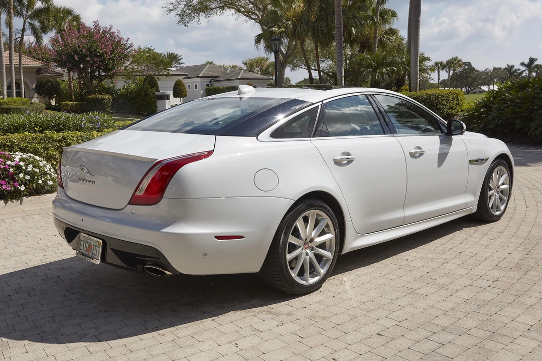 2016 Jaguar X351 XJ - Image 13 of 31