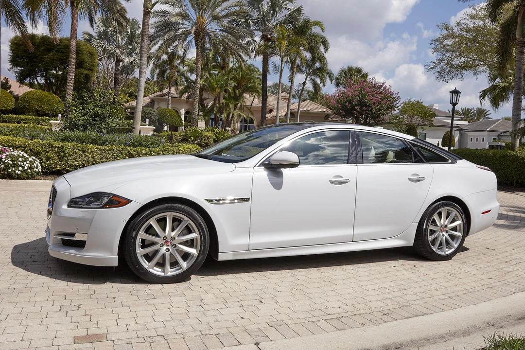 2016 Jaguar X351 XJ - Image 9 of 31