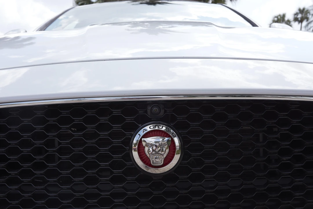 2016 Jaguar X351 XJ - Image 16 of 31