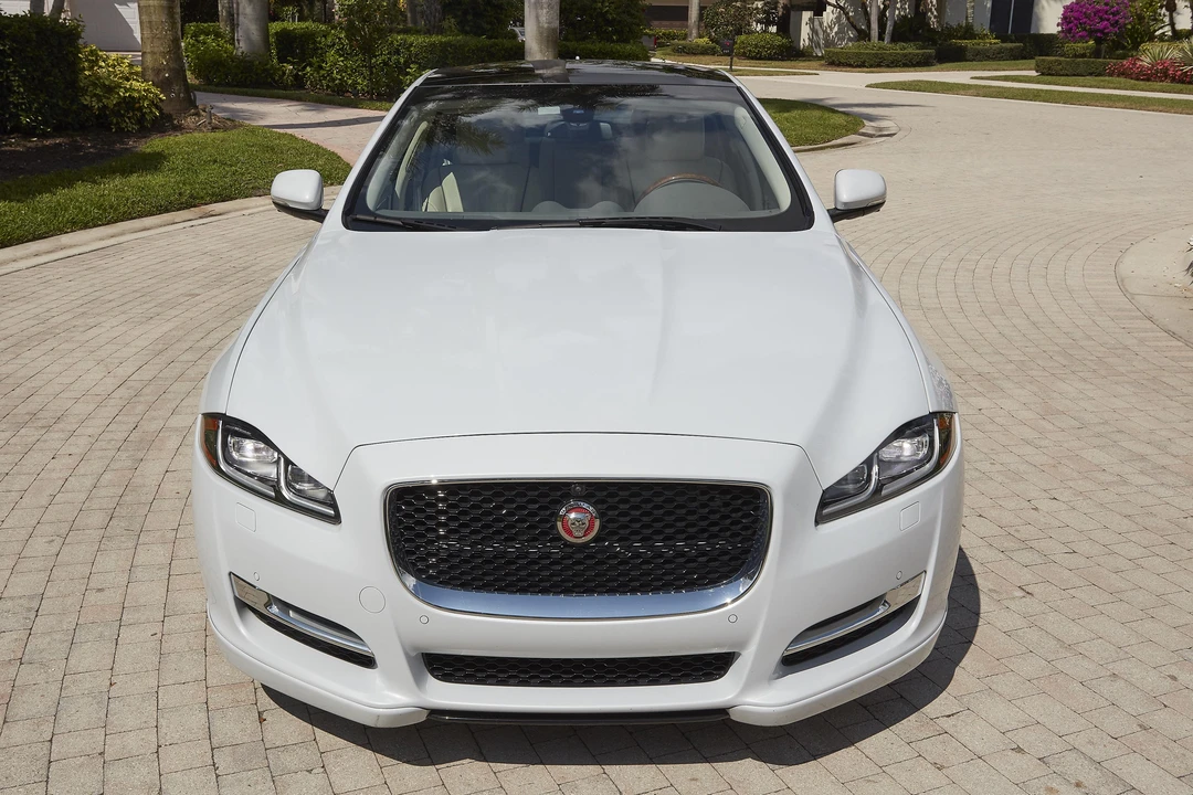 2016 Jaguar X351 XJ - Image 7 of 31