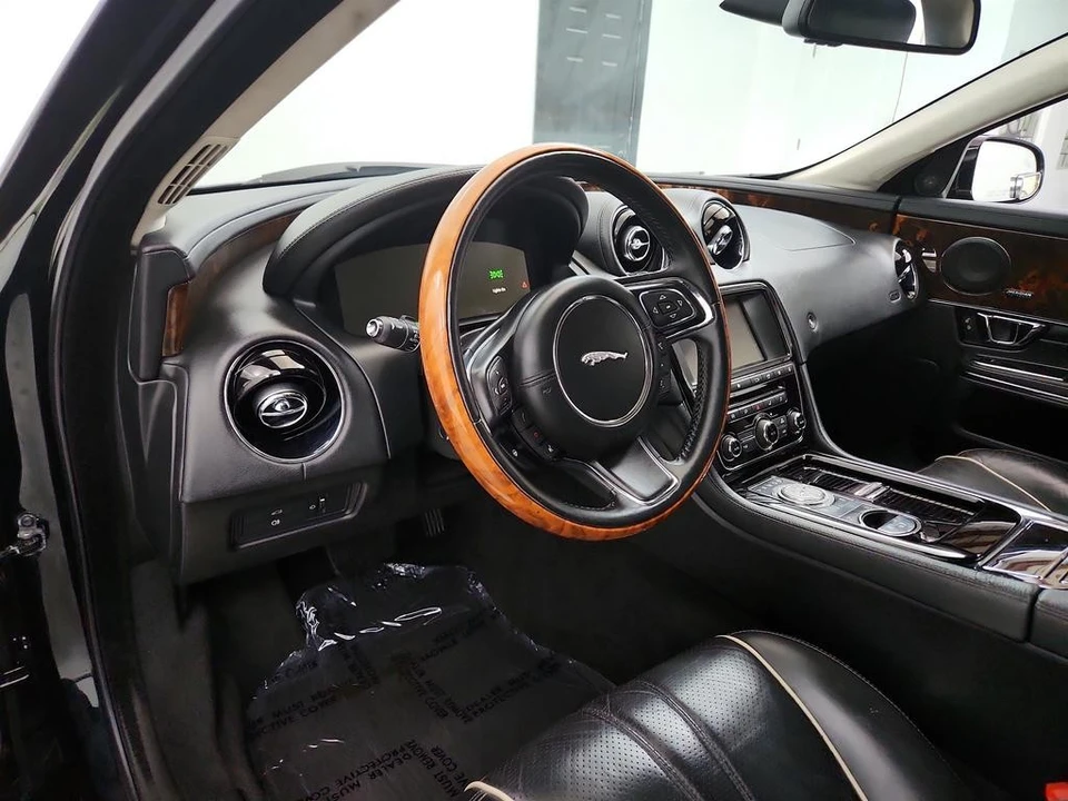 2016 Jaguar X351 XJ - Image 13 of 21
