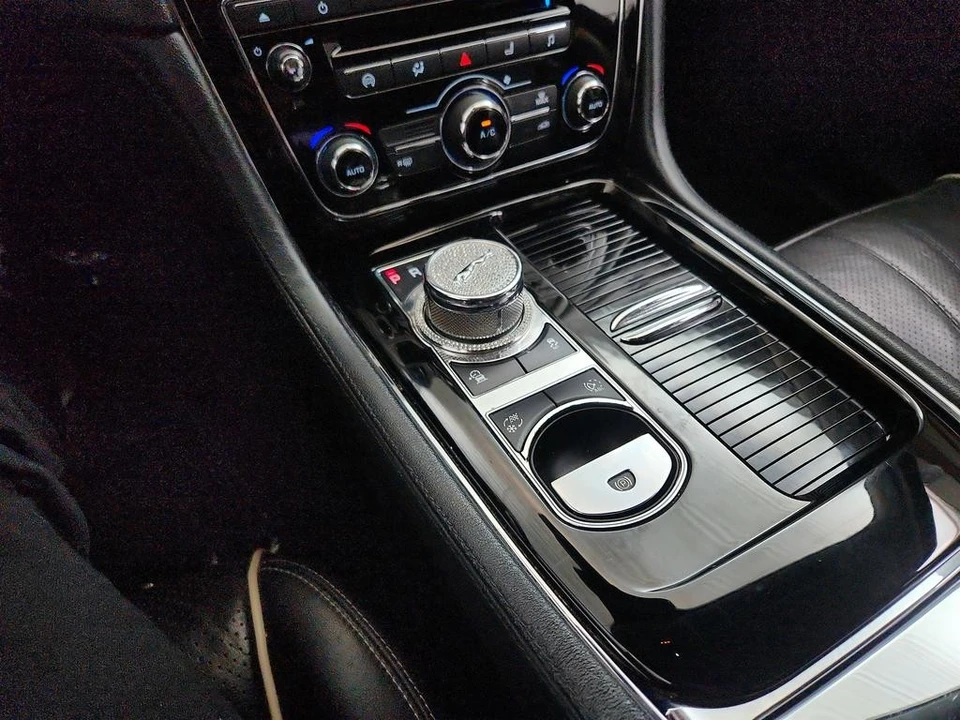 2016 Jaguar X351 XJ - Image 19 of 21
