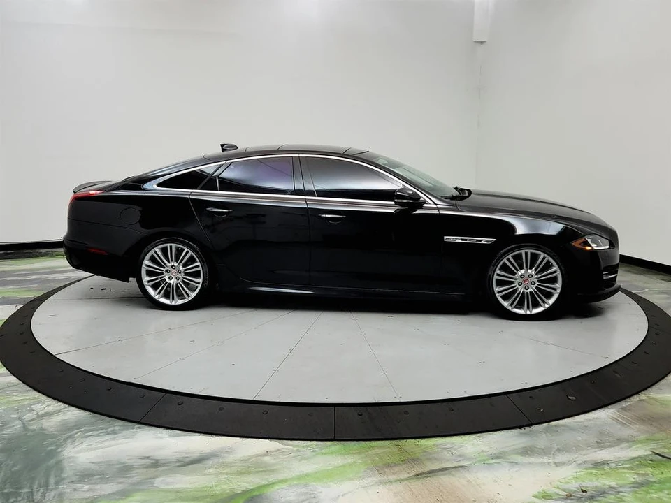 2016 Jaguar X351 XJ - Image 4 of 12