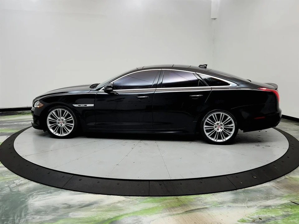 2016 Jaguar X351 XJ - Image 8 of 12
