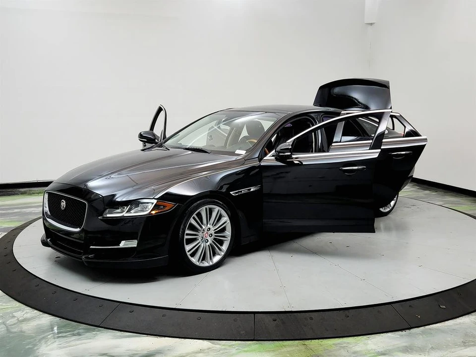 2016 Jaguar X351 XJ - Image 9 of 12