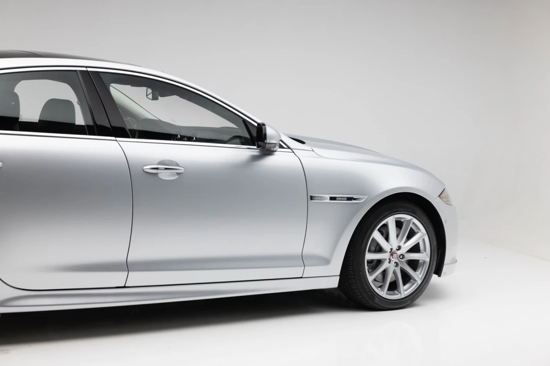 2016 Jaguar X351 XJ - Image 31 of 31