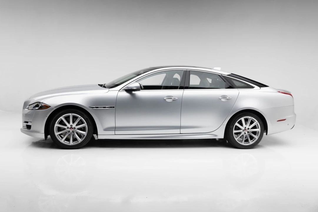 2016 Jaguar X351 XJ - Image 9 of 21