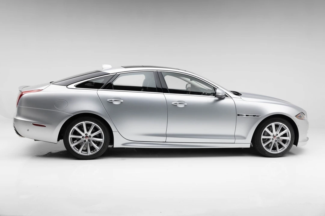 2016 Jaguar X351 XJ - Image 11 of 21