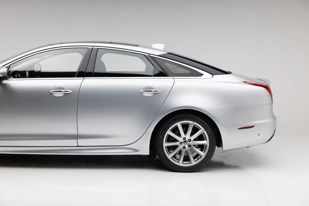 2016 Jaguar X351 XJ - Image 23 of 31