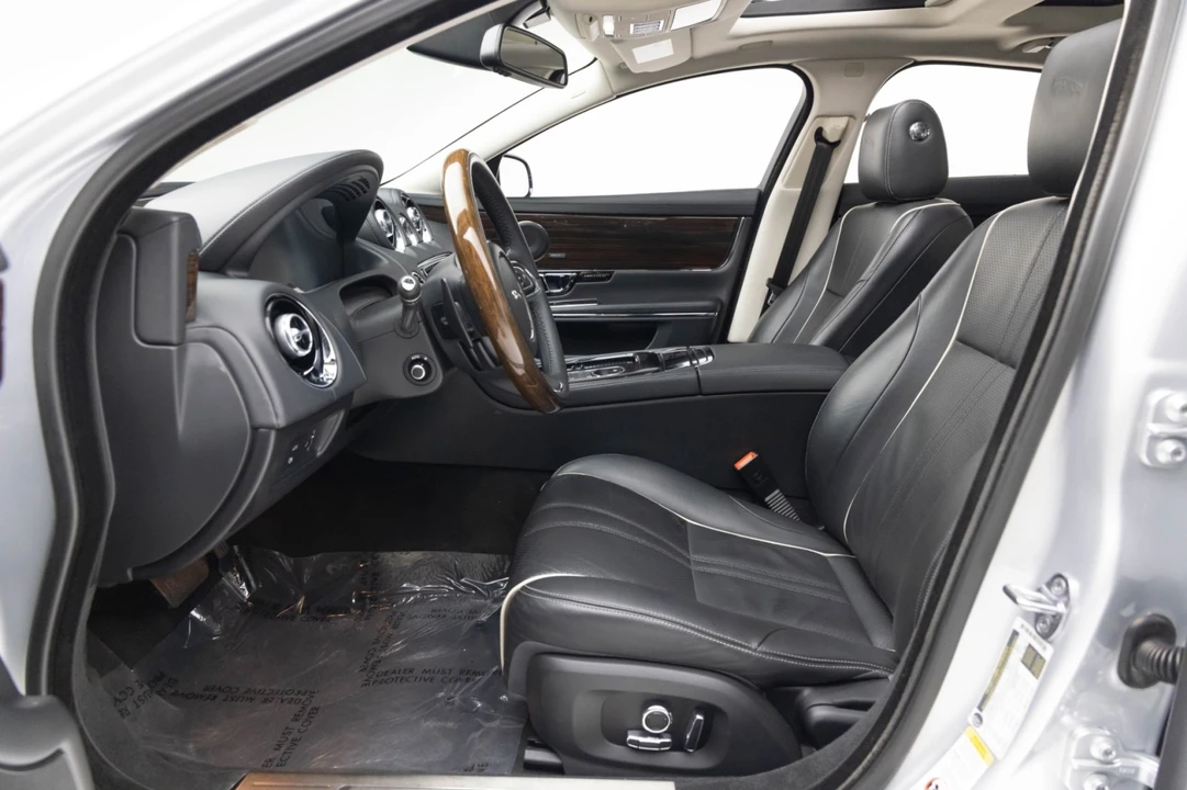 2016 Jaguar X351 XJ - Image 30 of 31