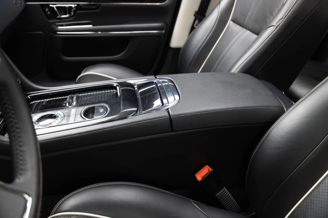 2016 Jaguar X351 XJ - Image 20 of 31