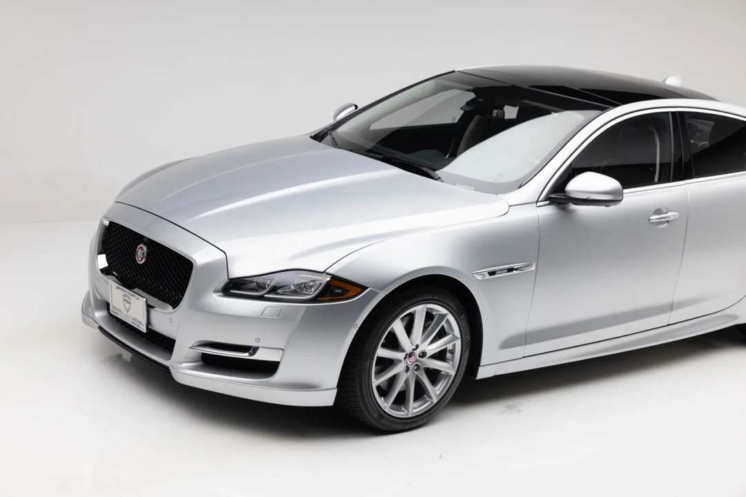 2016 Jaguar X351 XJ - Image 25 of 31