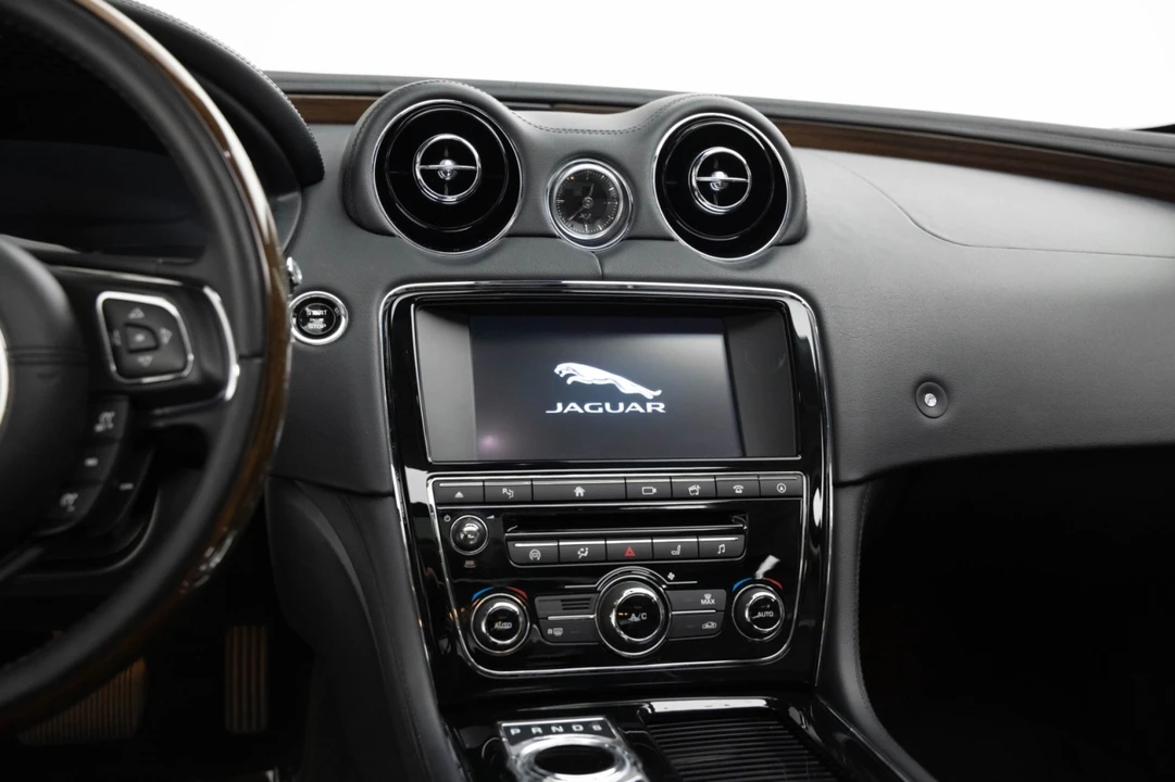 2016 Jaguar X351 XJ - Image 16 of 31