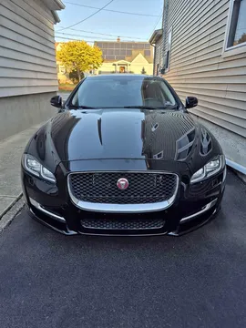 2016 Jaguar XJ R-Sport Sedan