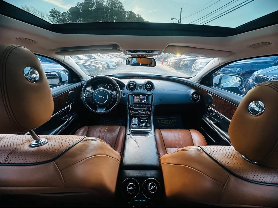 2016 Jaguar X351 XJ - Image 11 of 18