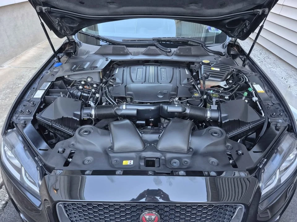 2016 Jaguar X351 XJ - Image 4 of 10