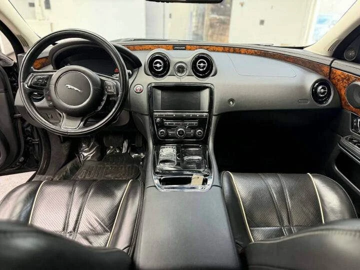 2016 Jaguar X351 XJ - Image 12 of 17