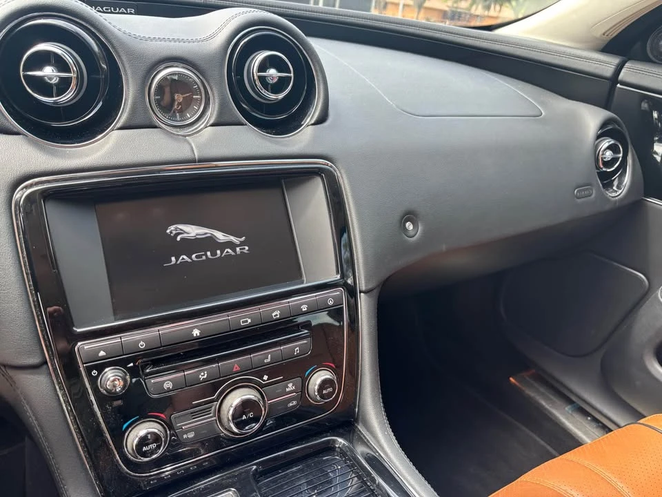 2016 Jaguar X351 XJ - Image 12 of 15