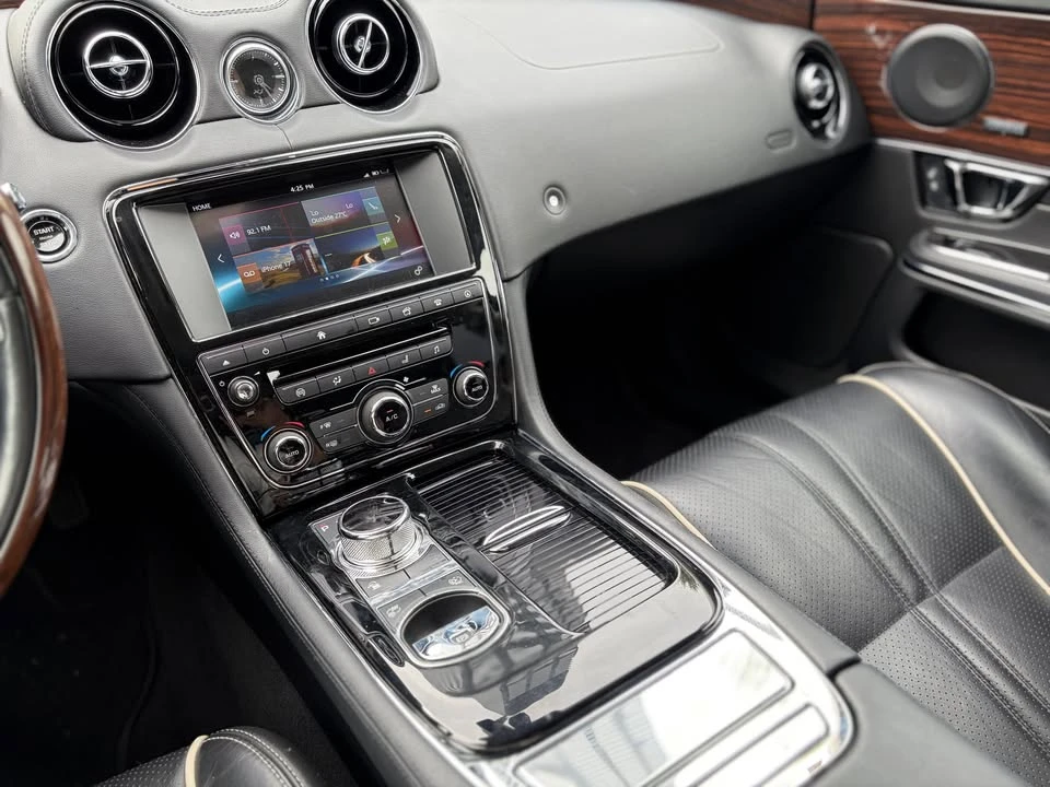 2016 Jaguar X351 XJ - Image 8 of 17