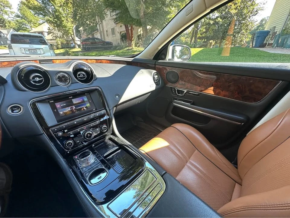 2016 Jaguar X351 XJ - Image 6 of 13