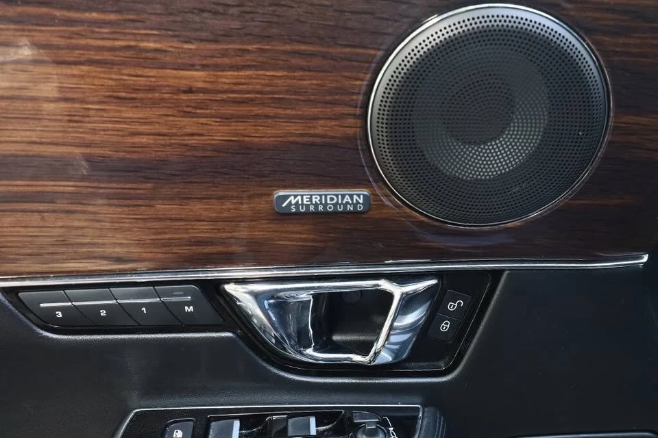 2016 Jaguar X351 XJ - Image 14 of 20