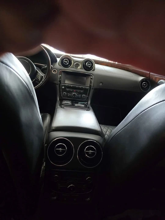 2016 Jaguar X351 XJ - Image 4 of 10