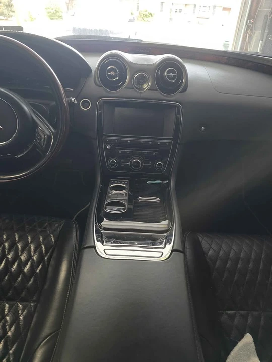 2016 Jaguar X351 XJ - Image 8 of 10