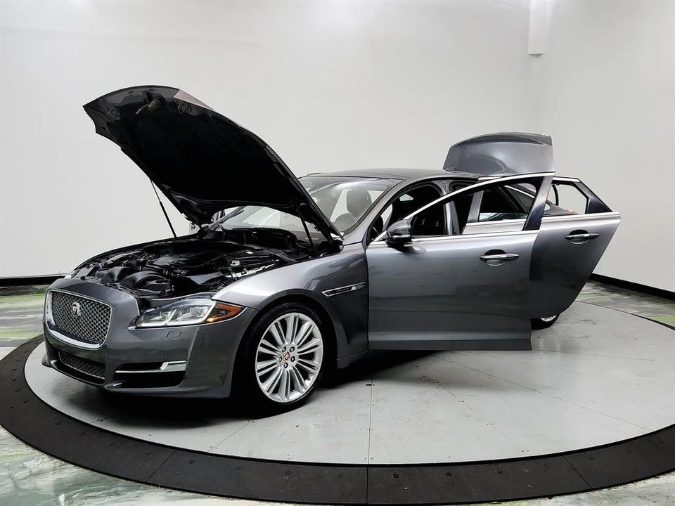 2016 Jaguar X351 XJR - Image 9 of 12