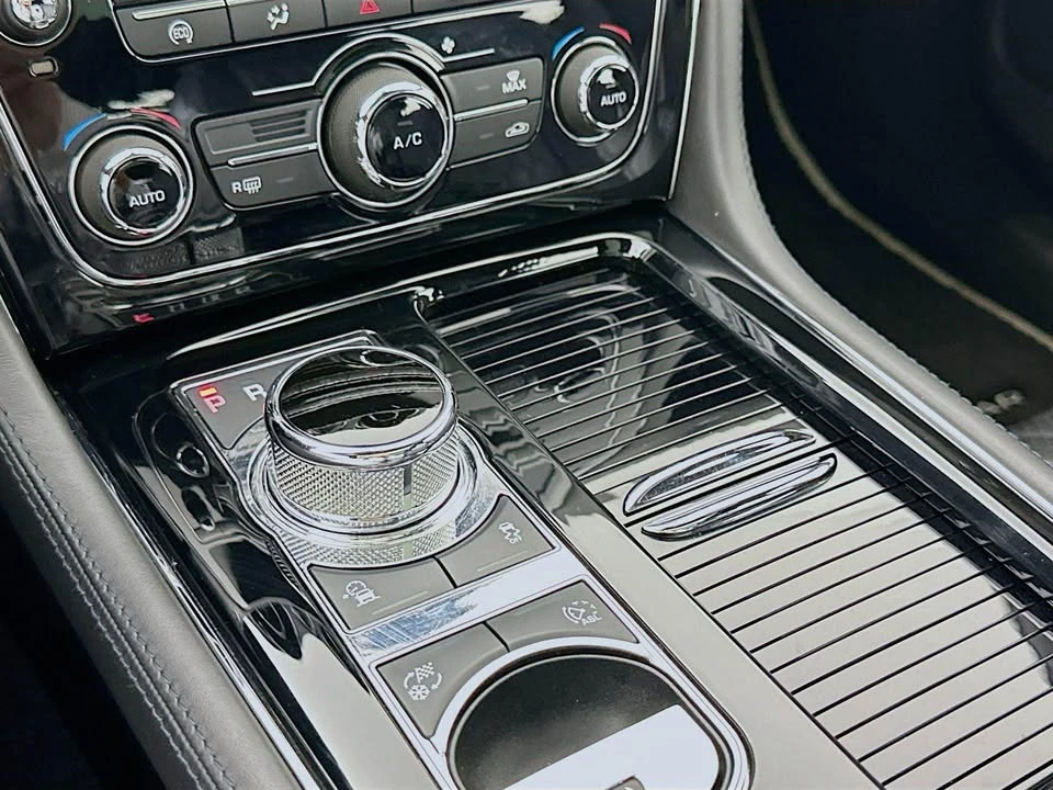 2016 Jaguar X351 XJR - Image 15 of 19