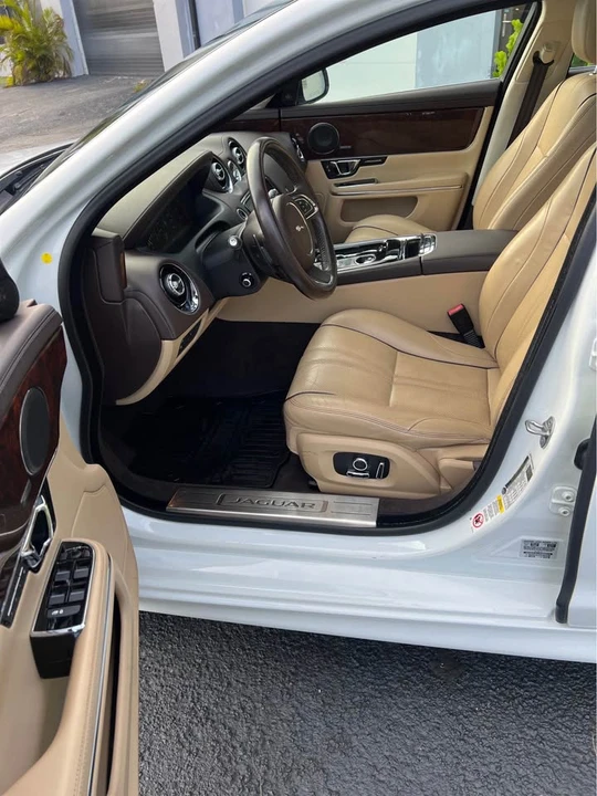 2016 Jaguar X351 XJ - Image 9 of 14