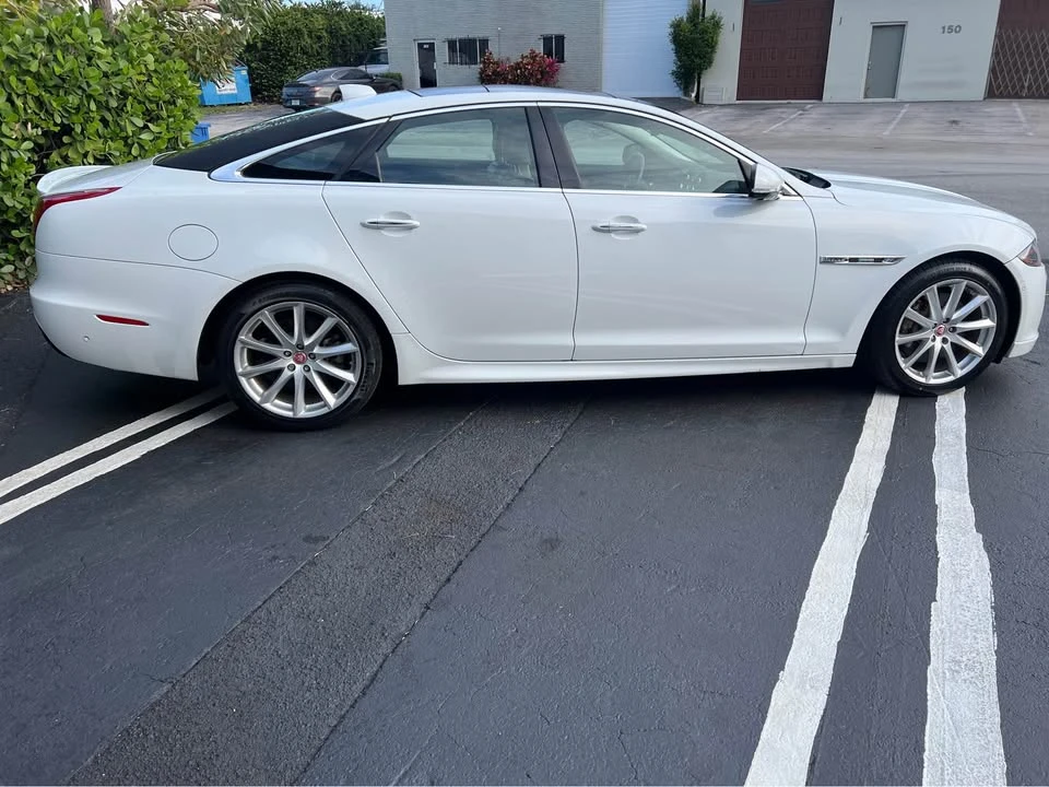 2016 Jaguar X351 XJ - Image 4 of 14