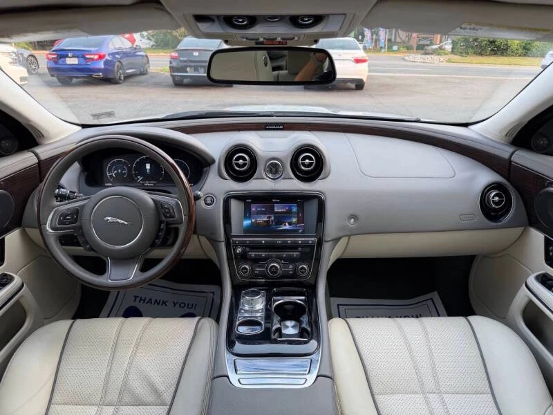 2016 Jaguar X351 XJ - Image 11 of 20