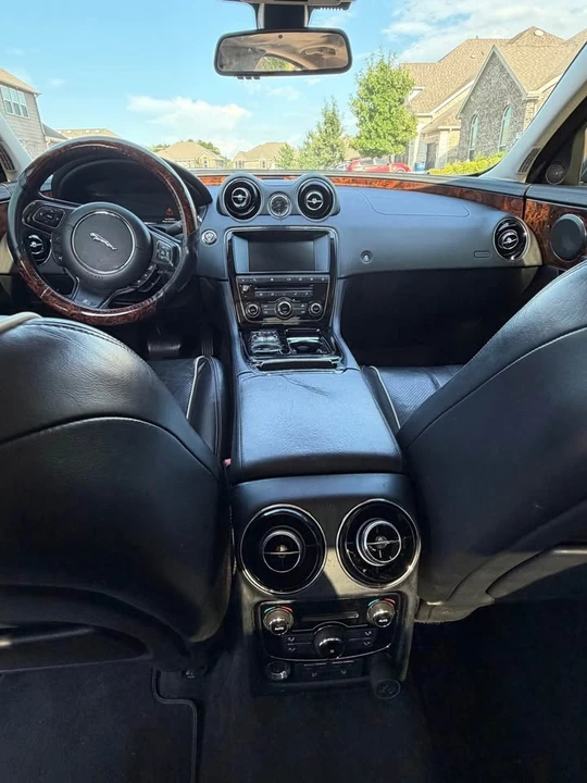 2016 Jaguar X351 XJ - Image 6 of 10