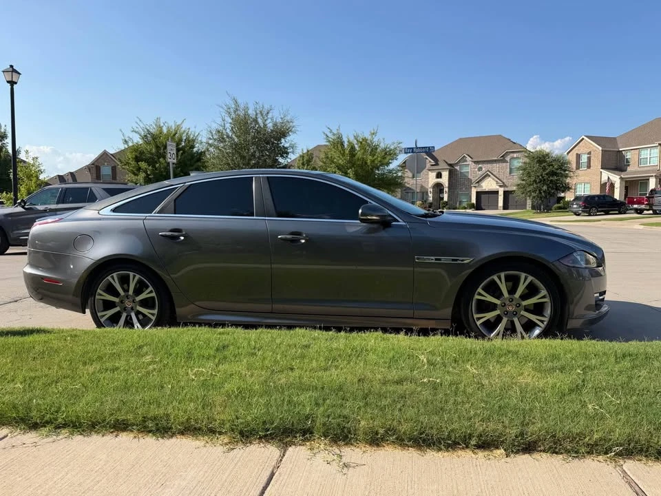 2016 Jaguar X351 XJ - Image 4 of 10