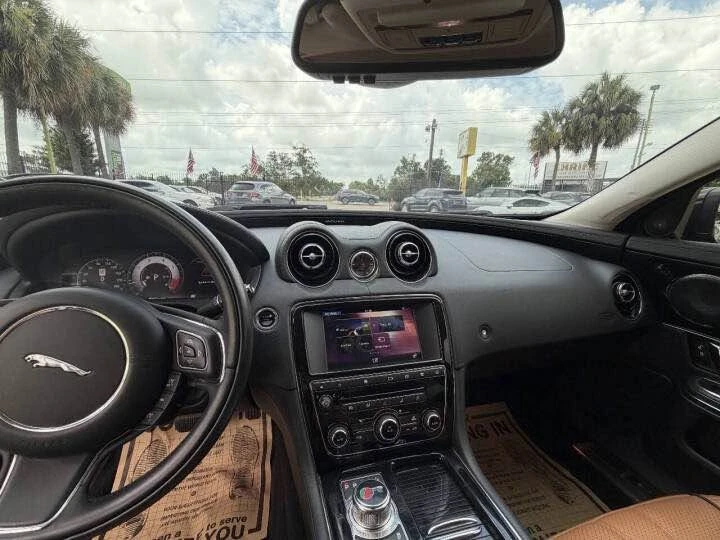 2016 Jaguar X351 XJ - Image 7 of 11