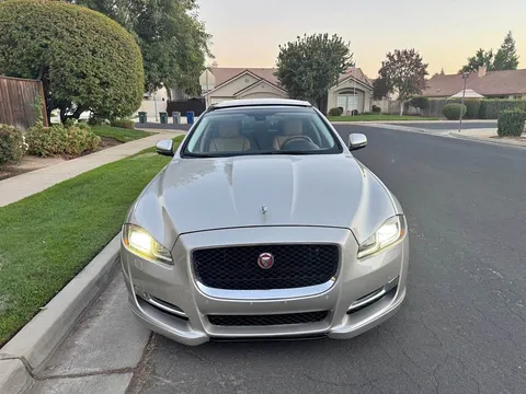 2016 Jaguar XJ XJ R-Sport Sedan 4D