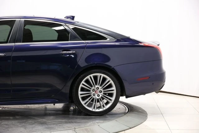 2016 Jaguar X351 XJ - Image 8 of 12