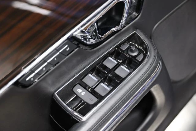 2016 Jaguar X351 XJ - Image 12 of 12