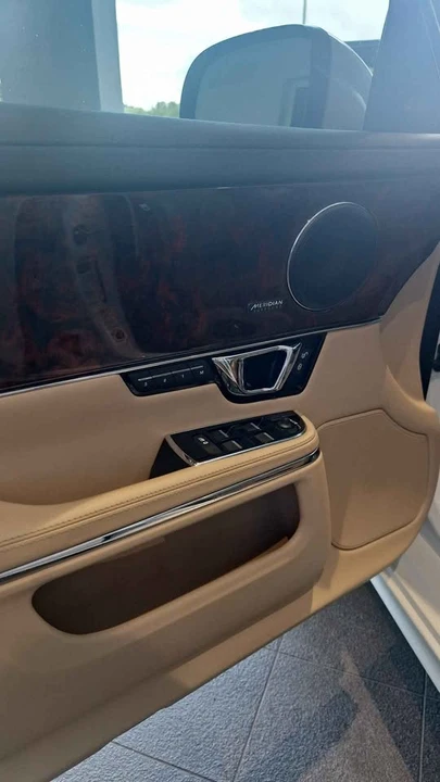 2016 Jaguar X351 XJ - Image 6 of 15
