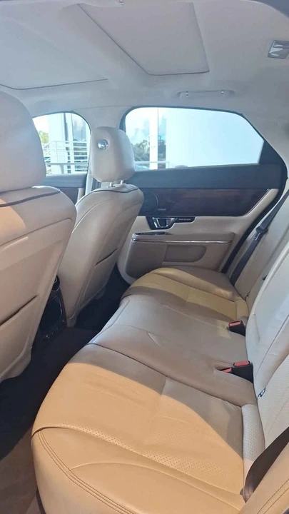 2016 Jaguar X351 XJ - Image 10 of 15