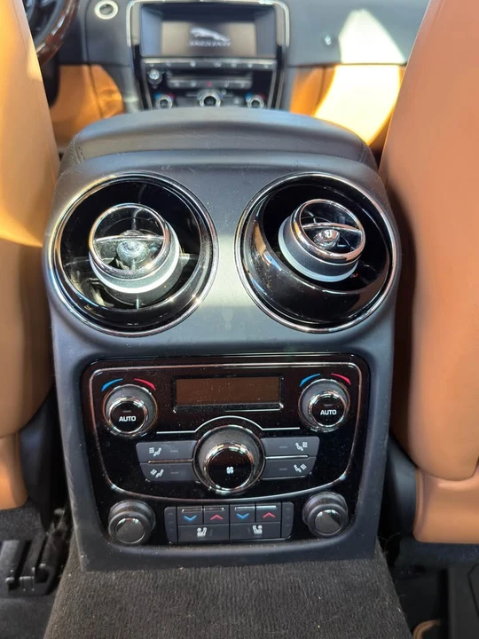 2016 Jaguar X351 XJ - Image 10 of 12