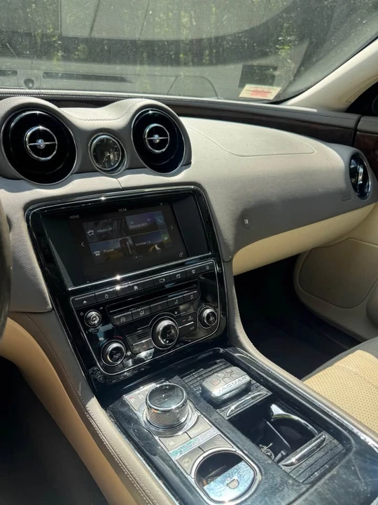 2016 Jaguar X351 XJ - Image 17 of 20