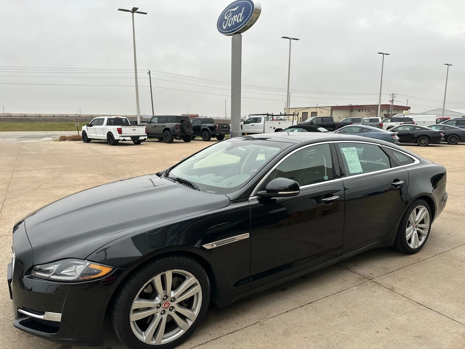 2016 Jaguar X351 XJ - Image 6 of 12